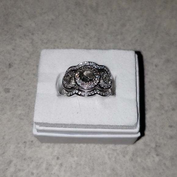 Triple band white topaz ring - Picture 1 of 6